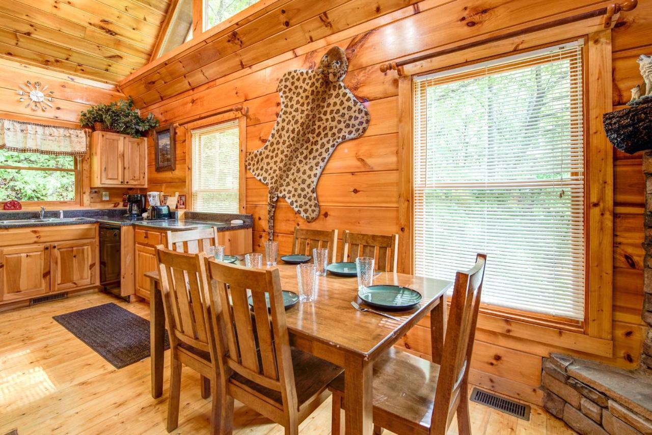 Cabin Of Dreams, 3 Bedroom Water View, Wifi, Hot Tub, Pool Table, Sleep 8 Sevierville Luaran gambar