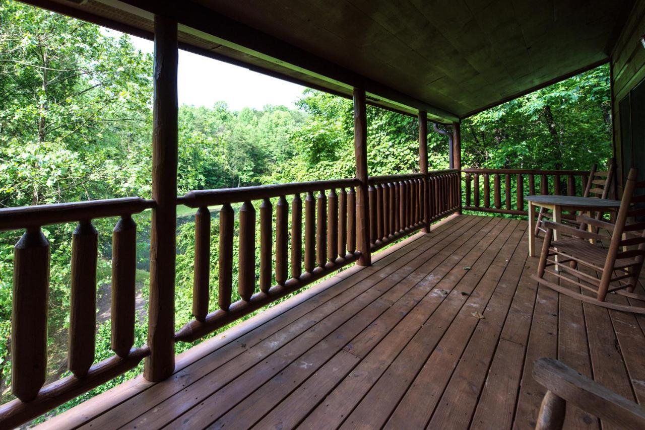 Cabin Of Dreams, 3 Bedroom Water View, Wifi, Hot Tub, Pool Table, Sleep 8 Sevierville Luaran gambar