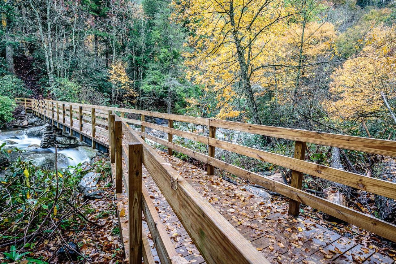 Cabin Of Dreams, 3 Bedroom Water View, Wifi, Hot Tub, Pool Table, Sleep 8 Sevierville Luaran gambar