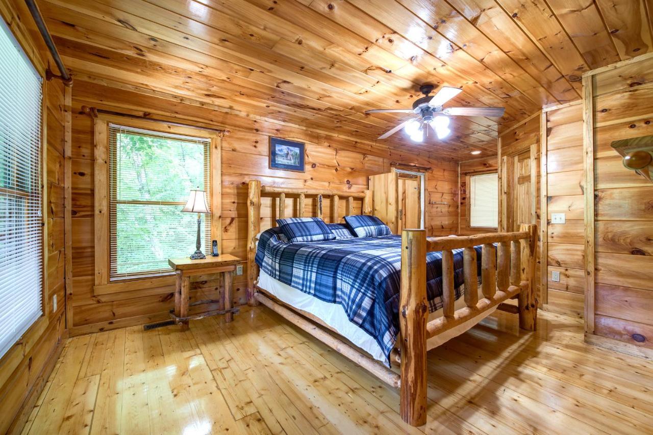 Cabin Of Dreams, 3 Bedroom Water View, Wifi, Hot Tub, Pool Table, Sleep 8 Sevierville Luaran gambar